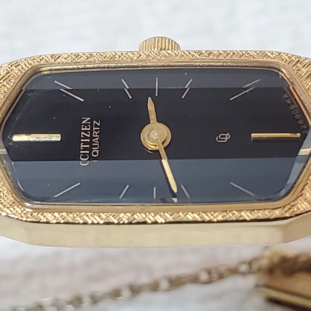 Vintage Citizen Women's Gold Plated Watch 7 Jewels Black Dial Hexagonal Crystal